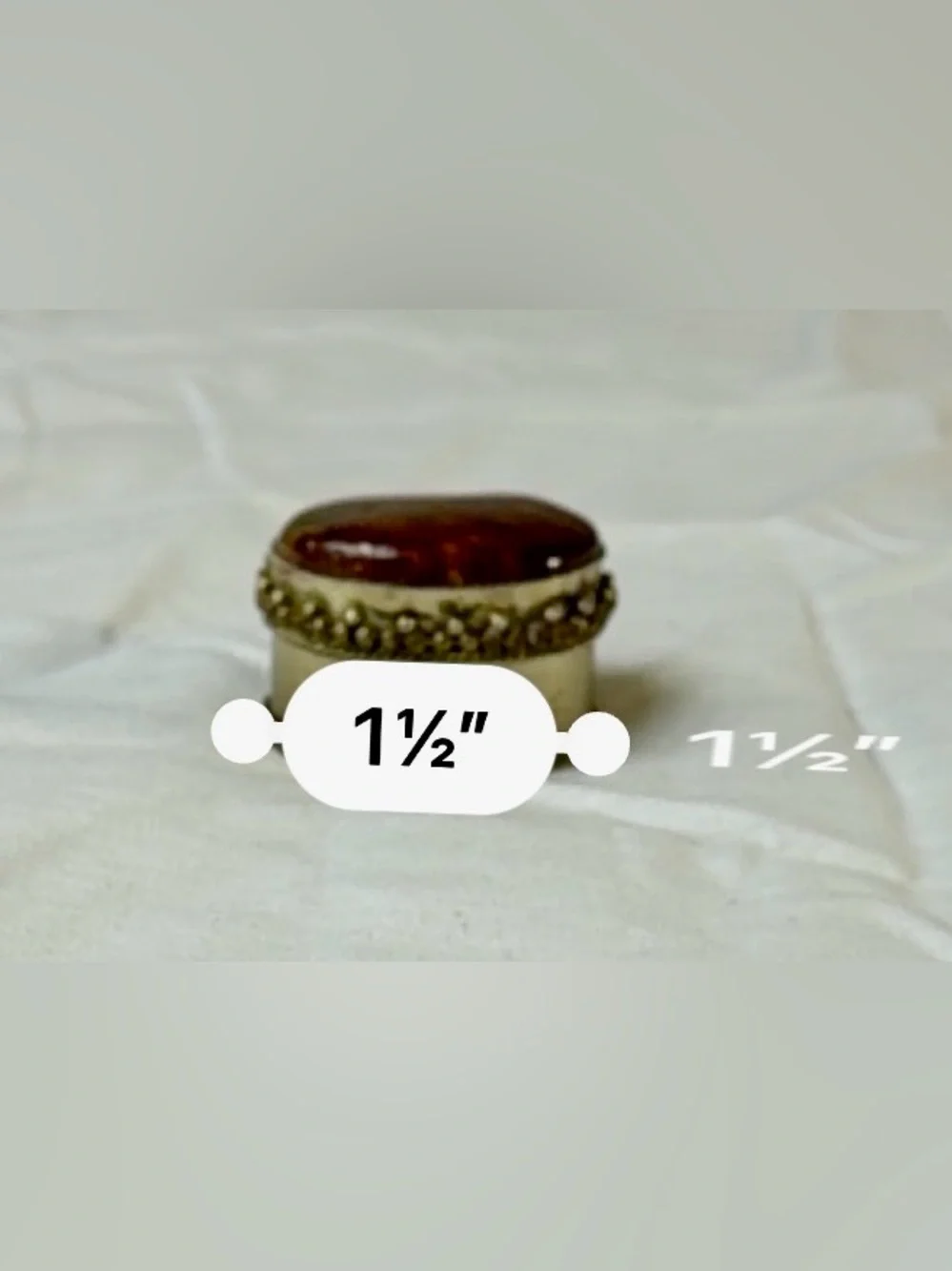 Vintage Red Agate Jasper Stone Oval Trinket Pill Box